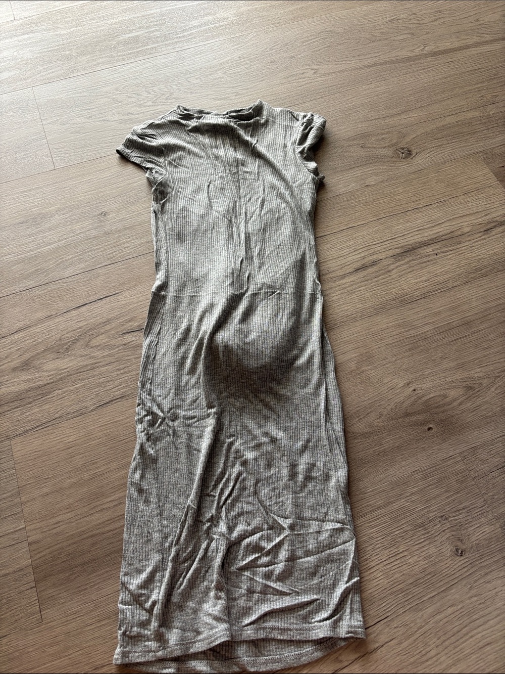 Joe & Elle Ribbed Midi Dress in Light Gray